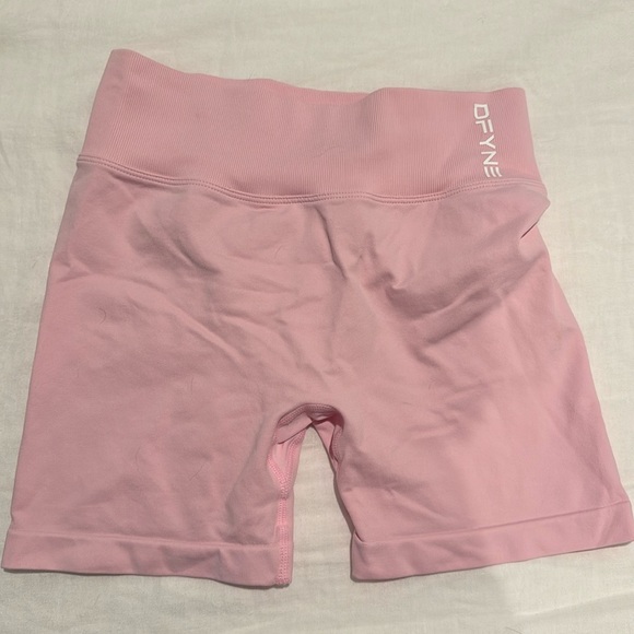 dfyne Pants - Dfyne dynamic shorts 4.5” size S